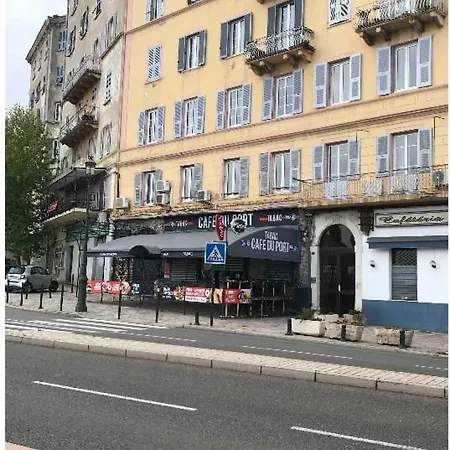 T2 Centre Ville Proche Port De Commerce شقة